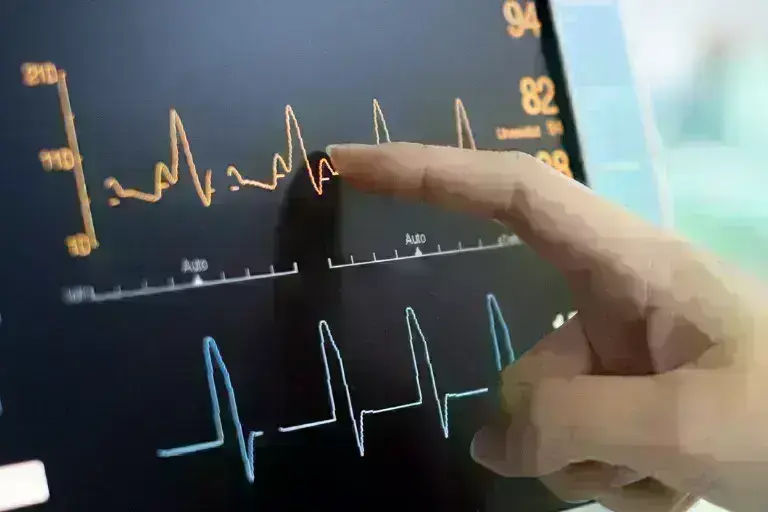 /Zig%20zag%20lines%20with%20finger%20touching%20on%20it